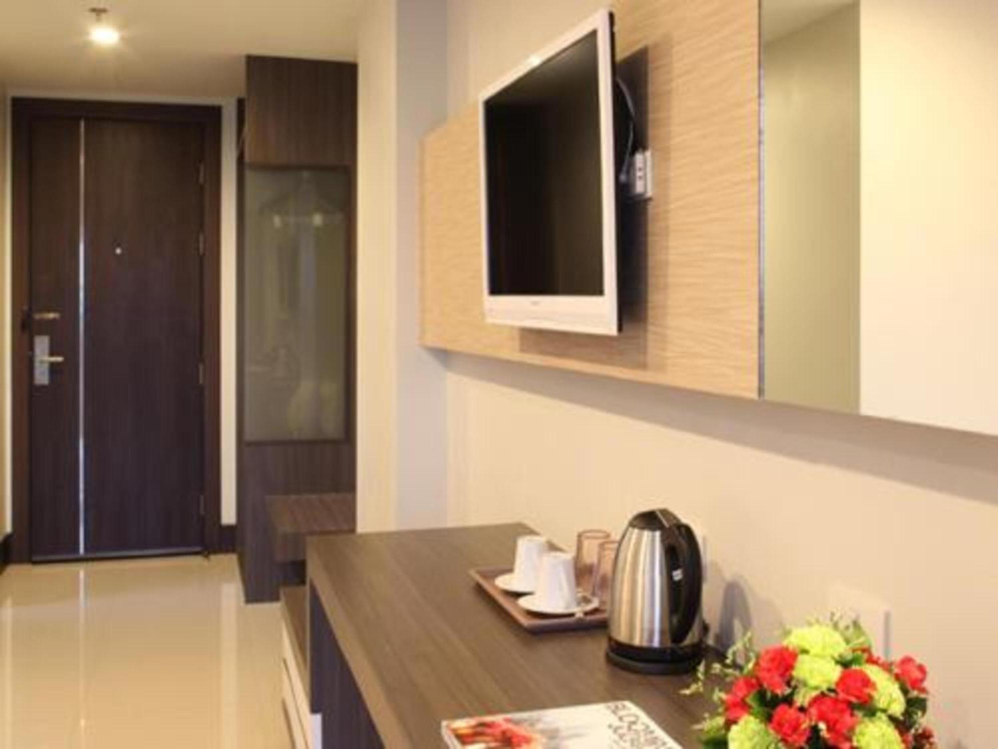 Crystal Suites Suvarnbhumi Airport Bangkok Exterior foto
